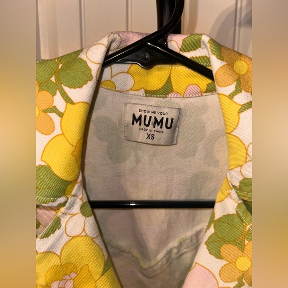 Show Me Your MuMu Size XS Yellow and Green Floral Full Zip Romper - Picture 4 of 7